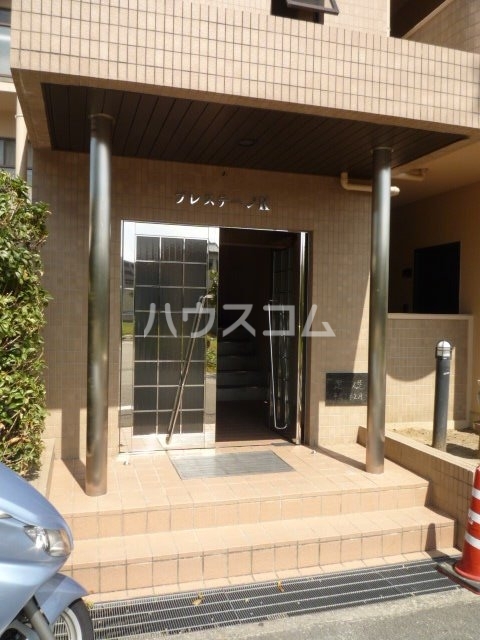 14/15 エントランス