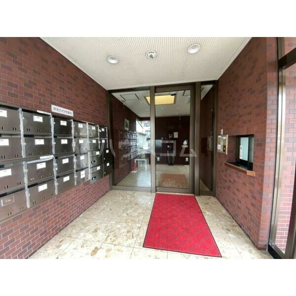 13/23 エントランス