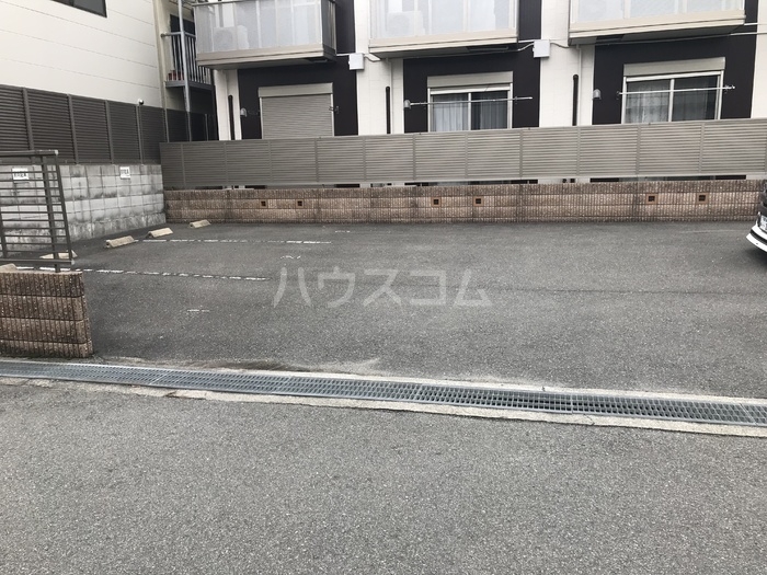 14/21 駐車場