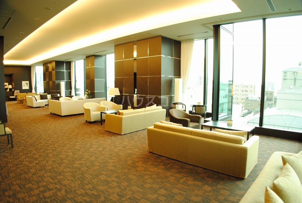 20/28 エントランス