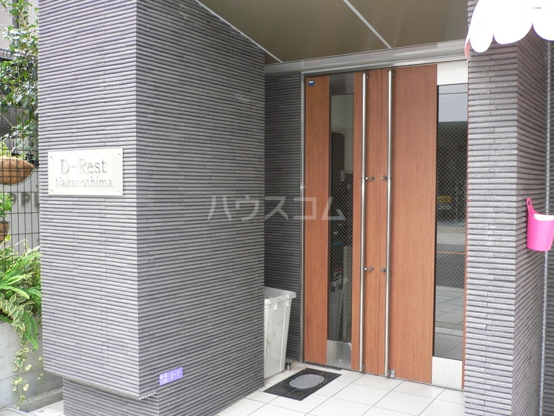 25/30 エントランス