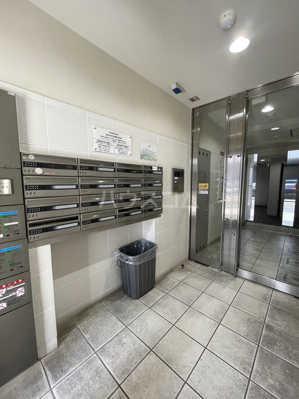 22/30 エントランス