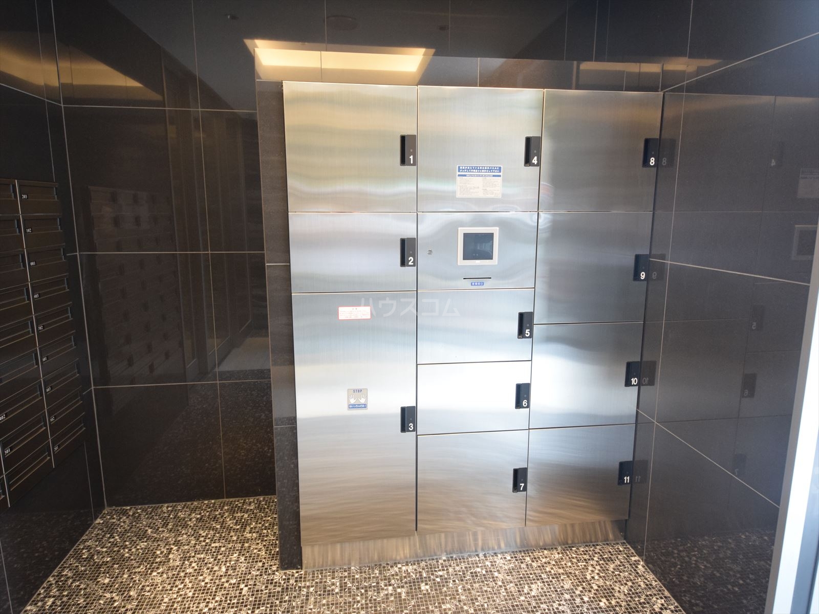 22/30 エントランス