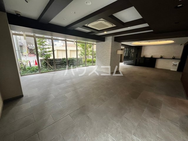 20/30 エントランス