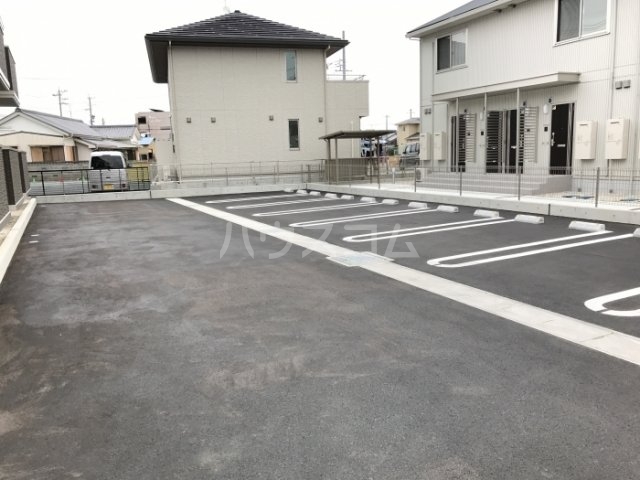2/6 駐車場