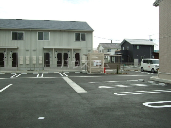 2/3 駐車場