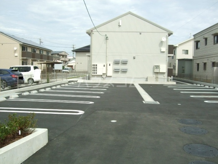 20/29 駐車場