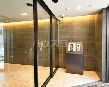 20/30 エントランス