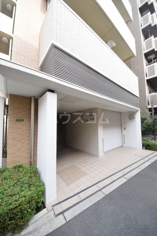 21/30 エントランス