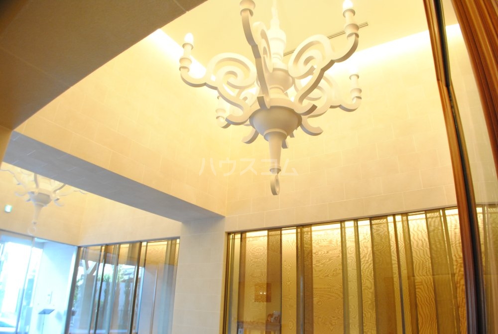 25/30 エントランス