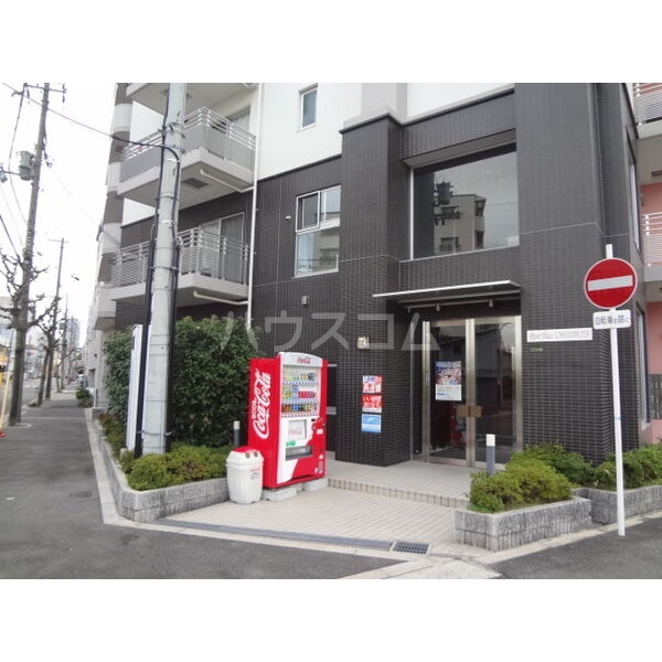 20/30 エントランス