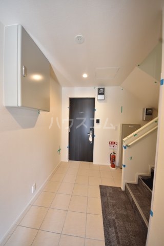 24/30 エントランス