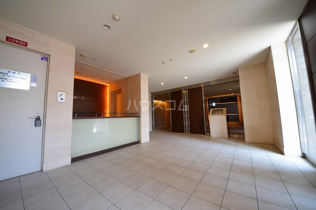 20/30 エントランス