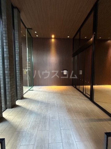 20/30 エントランス