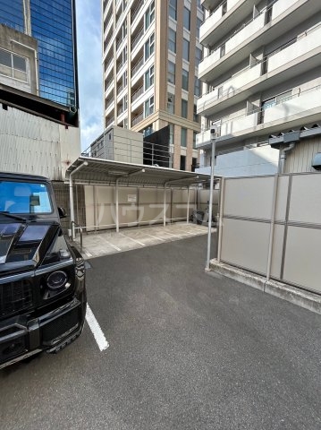 23/30 駐車場