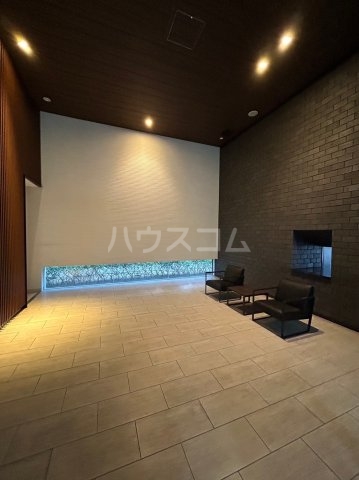 18/30 エントランス