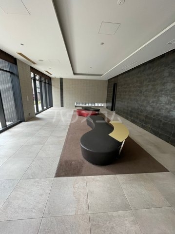 26/30 エントランス