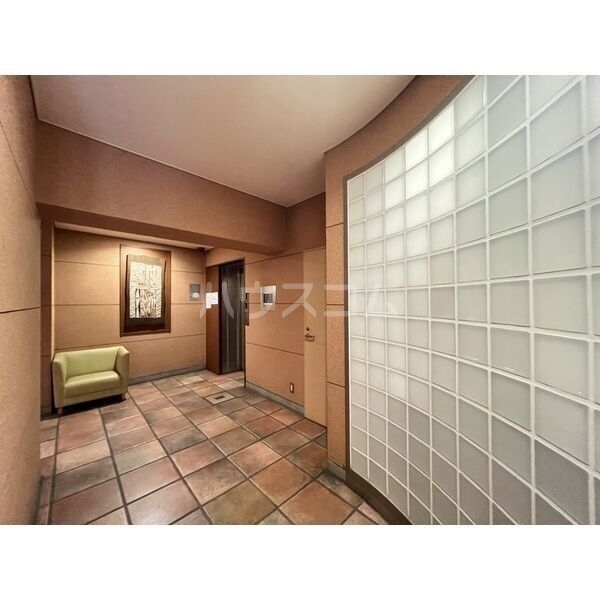 26/30 エントランス