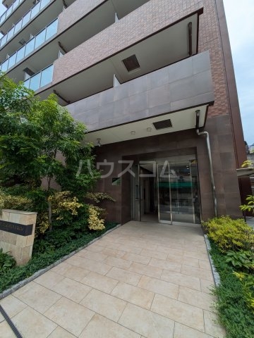 23/29 エントランス