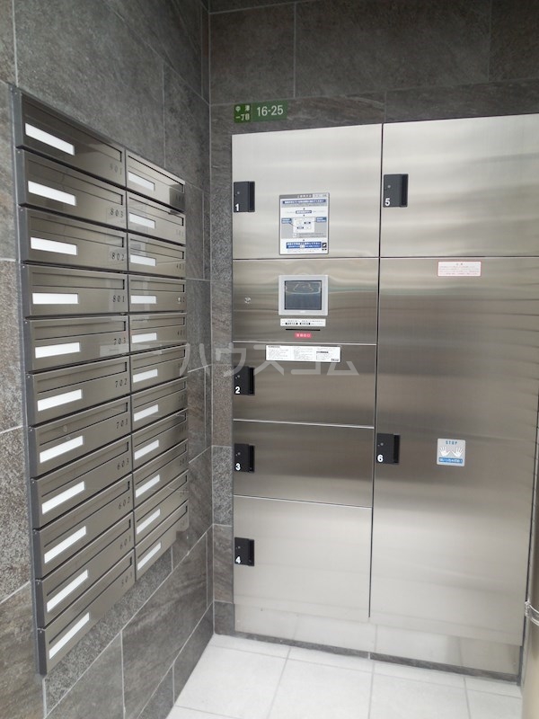 20/30 エントランス