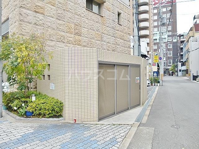 26/30 エントランス