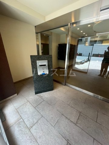 25/30 エントランス