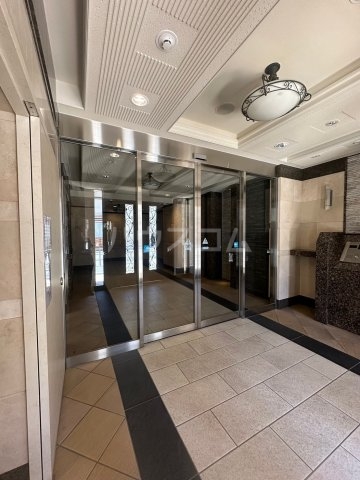 17/26 エントランス