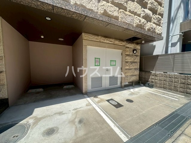 17/26 エントランス