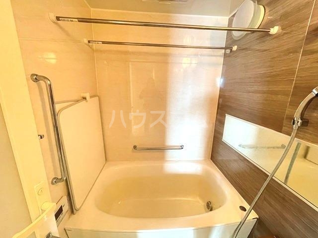 13/30 浴室