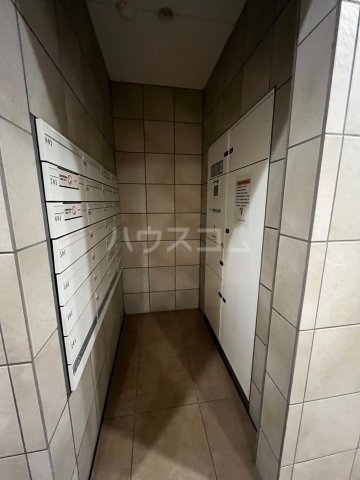 20/30 エントランス