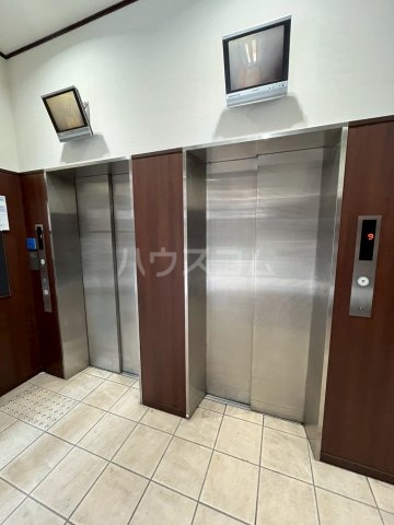 18/30 エントランス