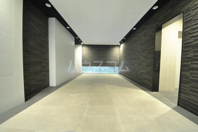 21/29 エントランス