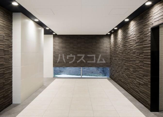 21/30 エントランス