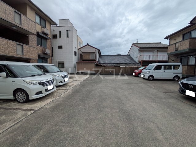 22/30 駐車場