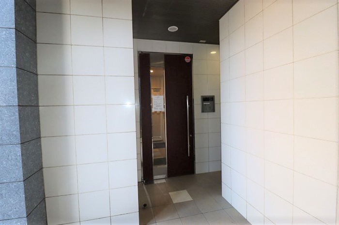 14/23 エントランス