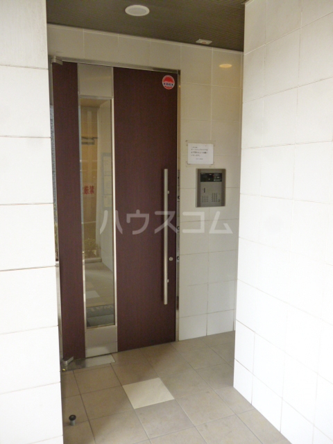 21/30 エントランス