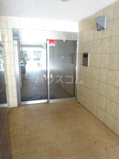 22/30 エントランス