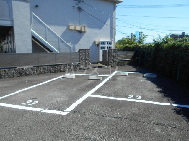 21/28 駐車場