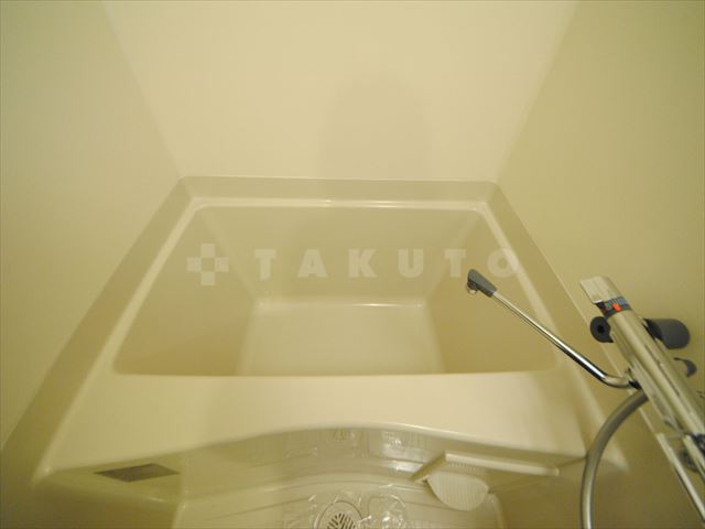13/30 浴室
