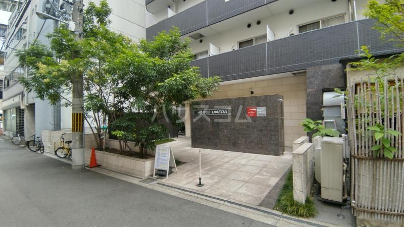 18/27 エントランス