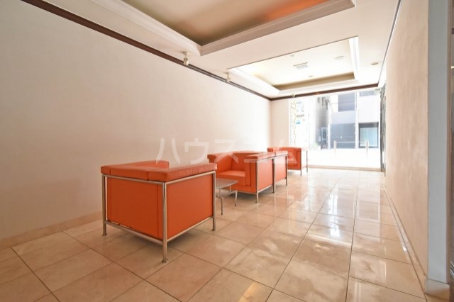 20/30 エントランス