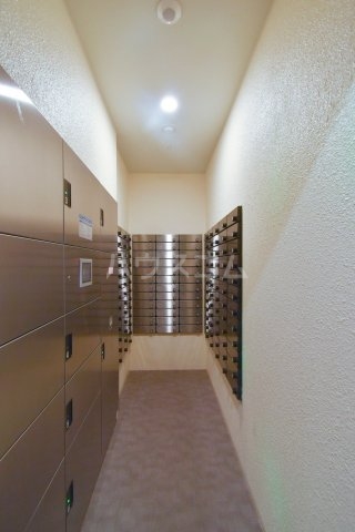 23/30 エントランス