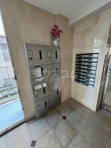 21/30 エントランス