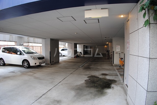 22/23 駐車場