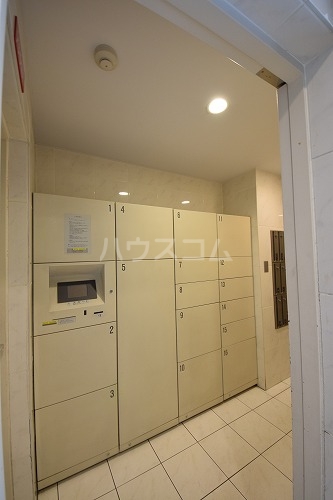 21/23 エントランス