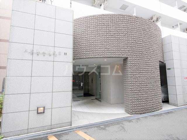 26/30 エントランス