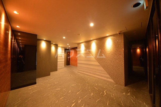 21/26 エントランス