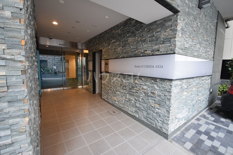 22/30 エントランス