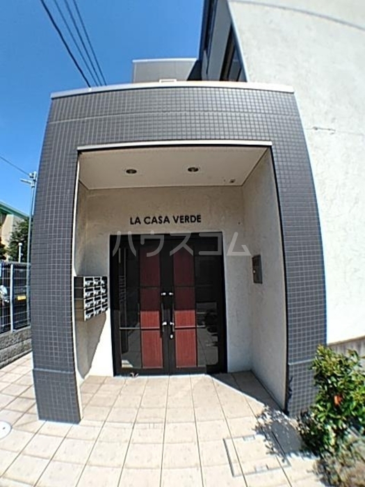 21/30 エントランス