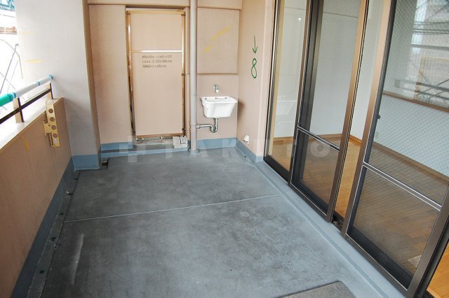 19/30 バルコニー